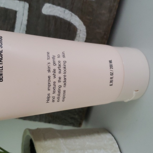 La Soie Facial Scrub Oat Milk Gentle. New - Picture 3 of 6